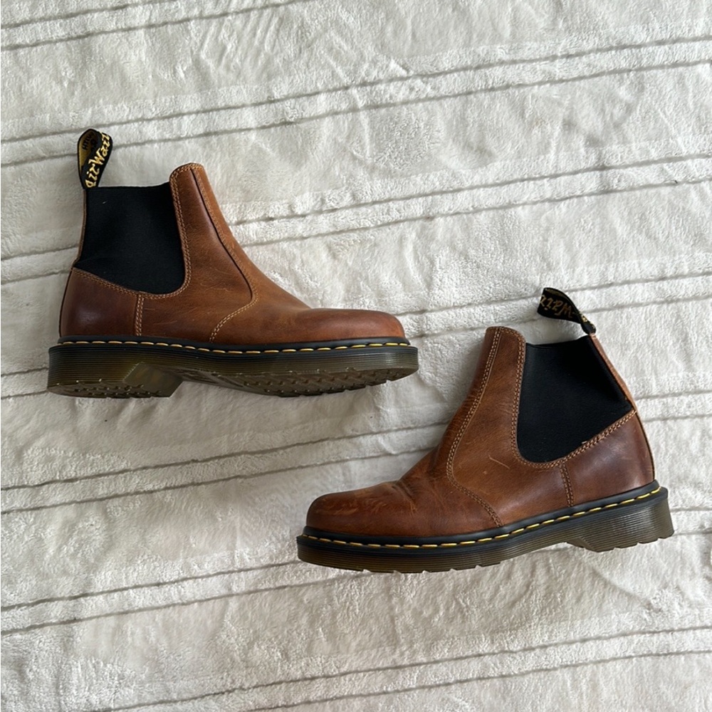 MEN's sz 8 Dr. Martens Brown Leather Chelsea Boots
